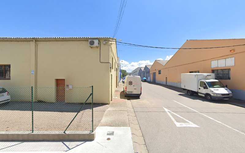 Fotografia tomada fuera de SOLFUST, MOLBES I FUSTERIA - Fabricant de mobles en Gurb, Barcelona