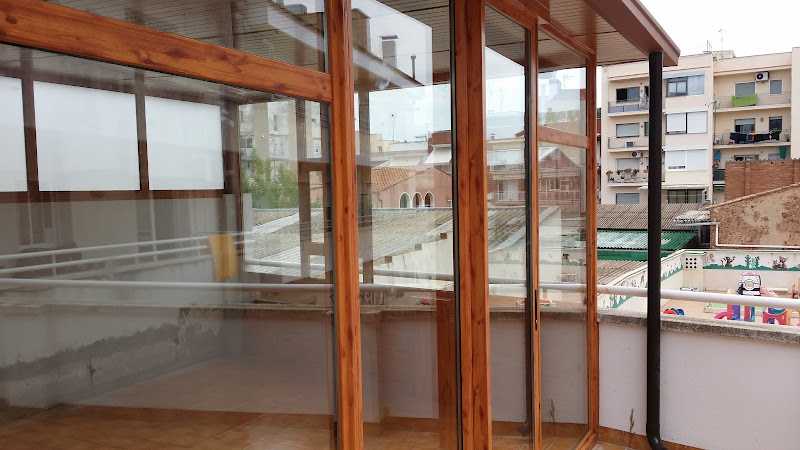 Fotografia tomada fuera de ALU-GAVÁ Carpinteria de aluminio - Carpintería metálica y de aluminio en Gavà, Barcelona
