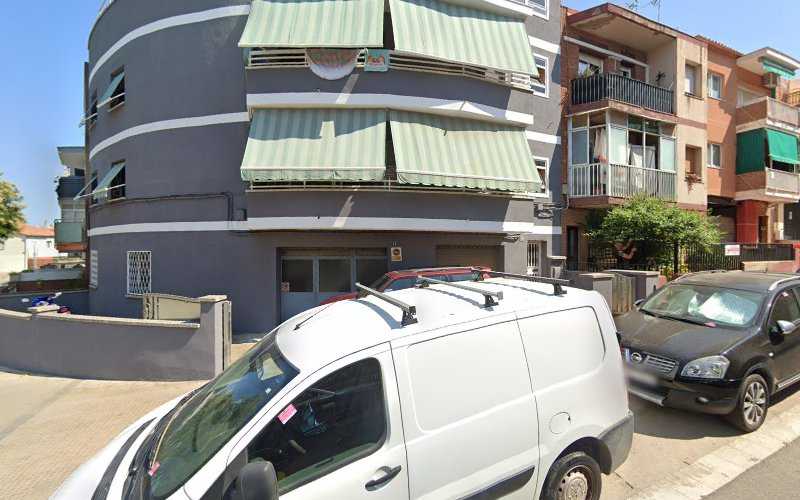 Fotografia tomada fuera de Carpintería Metálica y de Aluminio Metal3benito - Carpintería metálica y de aluminio en Gavà, Barcelona