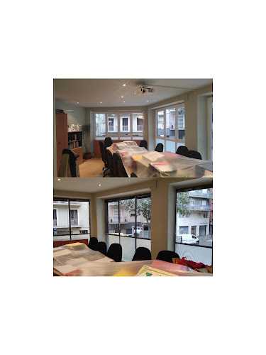 Fotografia tomada fuera de Aluminios Gerardo Méndez - Metal·listeria en Gavà, Barcelona