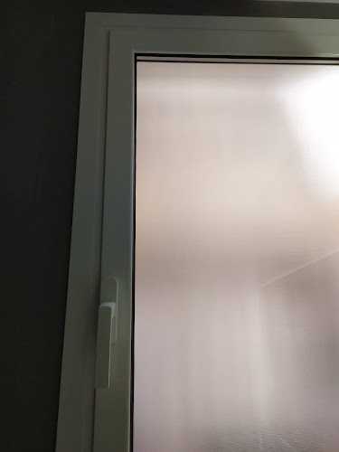 Fotografia tomada fuera de Vidrios Y Aluminios Victor - Carpintería metálica y de aluminio en Gavà, Barcelona