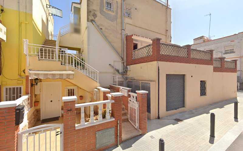 Fotografia tomada fuera de Instalaciones metálicas Aguilar - Carpintería en Gavà, Barcelona