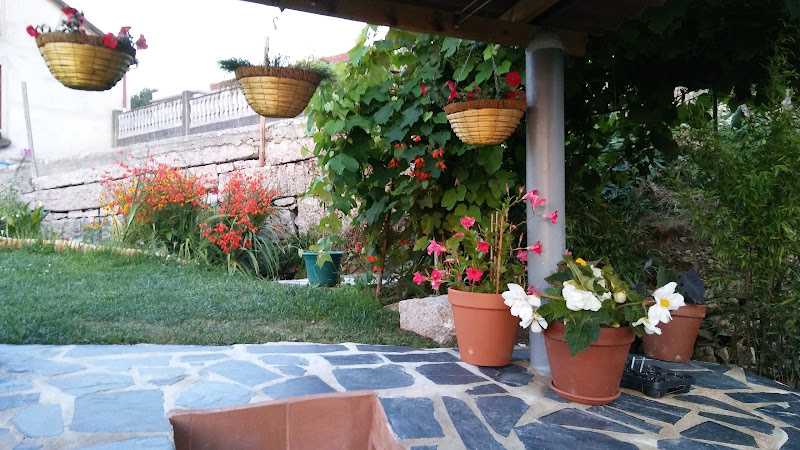 Fotografia tomada fuera de Carpintería Carlos Fraga - Tienda de armarios en Fene, A Coruña