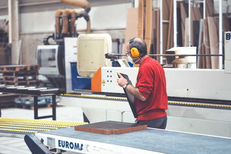 Fotografia tomada fuera de Noa Madera - Fábrica de muebles en Fene, A Coruña
