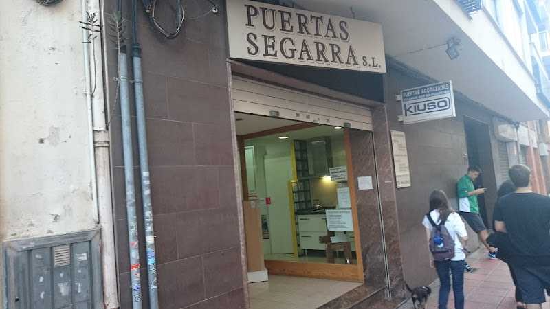 Fotografia tomada fuera de Puertas Segarra - Tienda de armarios en Castellón de la Plana, Castellón
