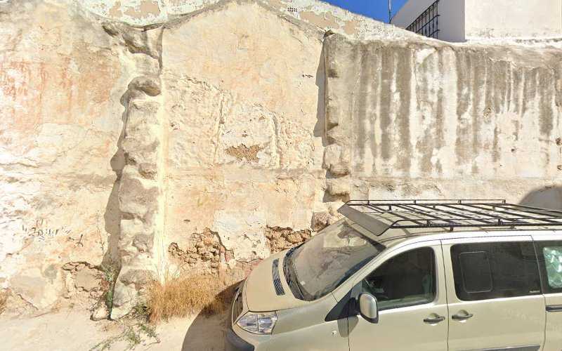 Fotografia tomada fuera de Carpintería La Cima S L - Tienda de armarios en Coín, Málaga