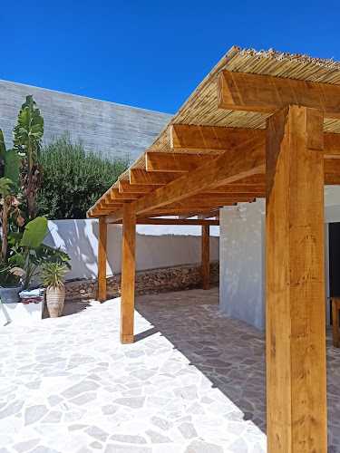 Fotografia tomada fuera de Decocalp - Carpintero en Calp, Alicante