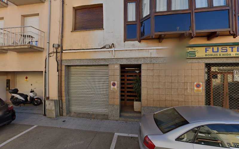 Fotografia tomada fuera de Carpintería Narcís Sala - Botiga d'armaris en Bescanó, Girona