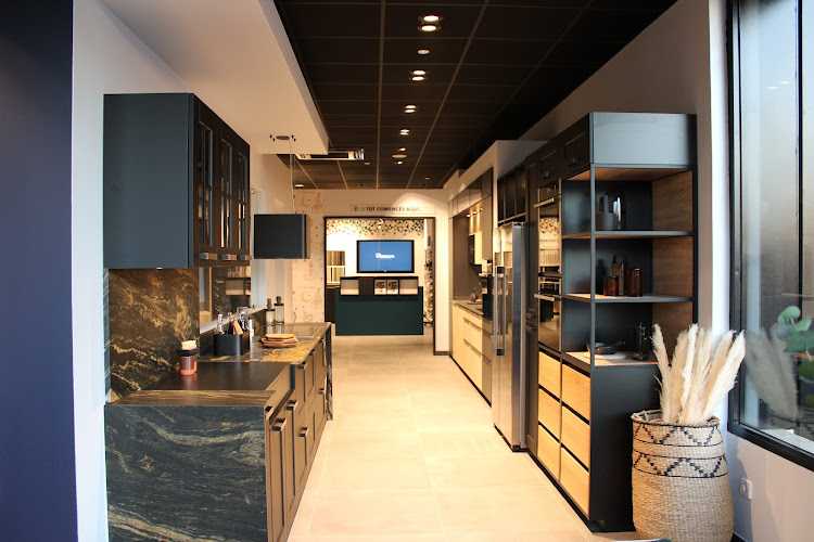 Fotografia tomada fuera de Mobalpa - Kitchen furniture store en Girona, Girona