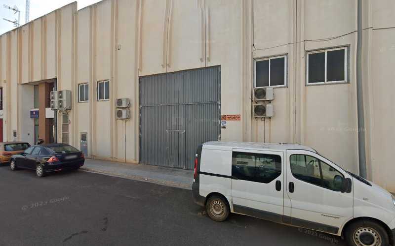 Fotografia tomada fuera de ProyectaMadera - Fábrica en L'Alcúdia, Valencia