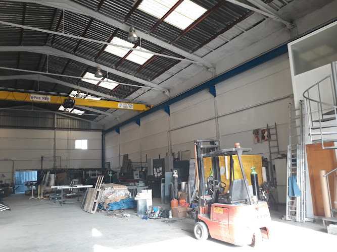 Fotografia tomada fuera de Metalltec Inox i Ferro, s.l. - Carpintería metálica y de aluminio en L'Alcúdia, Valencia