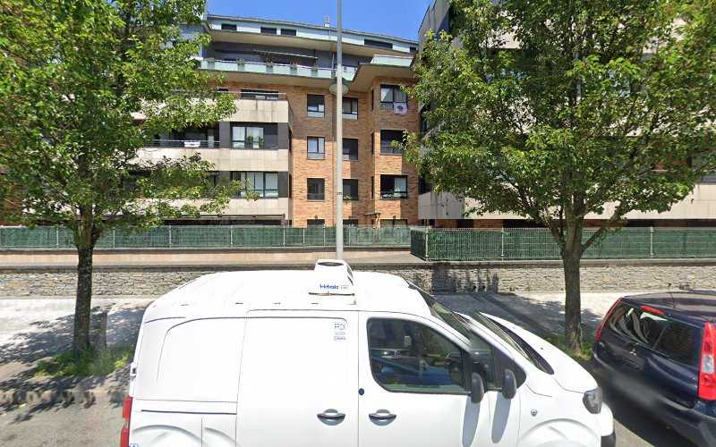 Fotografia tomada fuera de Servicio Técnico YBH - Carpintería metálica y de aluminio en Irun, Guipúzcoa