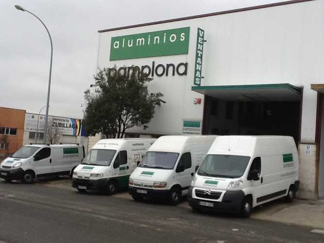 Fotografia tomada fuera de Aluminios Pamplona - Carpintería metálica y de aluminio en Noáin, Navarra