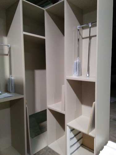 Fotografia tomada fuera de Carpintería Alcaide - Tienda de armarios en Guarromán, Jaén