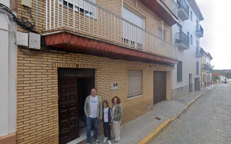 Fotografia tomada fuera de Cocinas Gibraleon Charpe - Carpintería en Gibraleón, Huelva