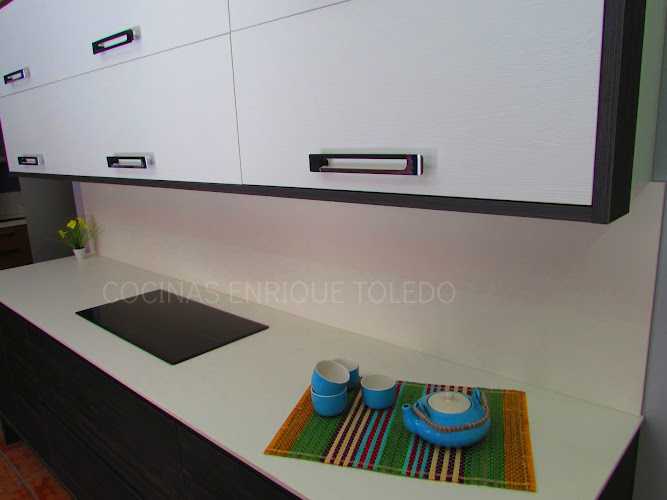 Fotografia tomada fuera de Cocinas Enrique Toledo - Fábrica de muebles en Gerindote, Toledo