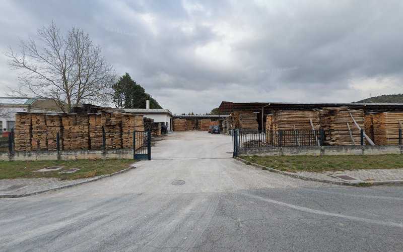 Fotografia tomada fuera de Maderas Lusarreta Sl - Aserradero en Aoiz, Navarra