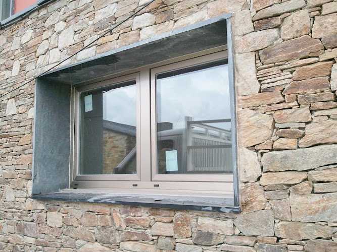 Fotografia tomada fuera de Aluminios Europa - Carpintería metálica y de aluminio en Freixeiro, A Coruña