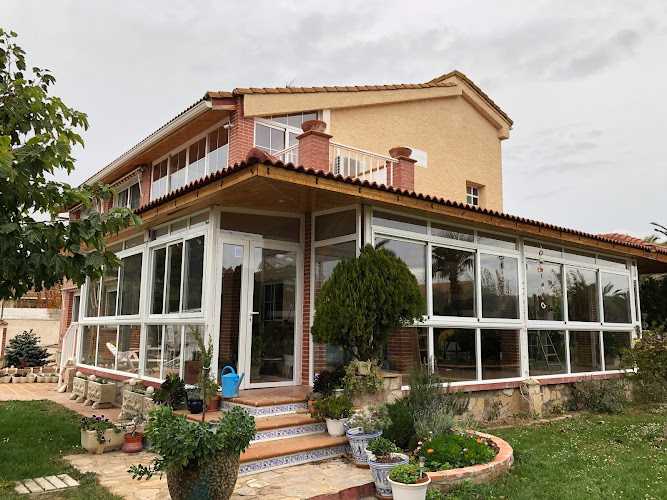 Fotografia tomada fuera de Luxer - Carpintería metálica y de aluminio en Zaragoza, Zaragoza