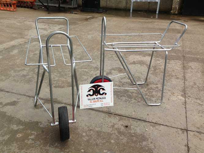 Fotografia tomada fuera de Taller Metálico El Golpe S.L. - Fábrica de maquinaria agrícola en Moguer, Huelva