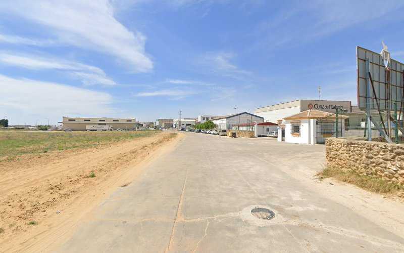 Fotografia tomada fuera de Famesur - Carpintería metálica y de aluminio en Moguer, Huelva