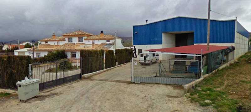 Fotografia tomada fuera de Carpintería Metálica GAMO - Carpintería metálica y de aluminio en Pozo Alcón, Jaén