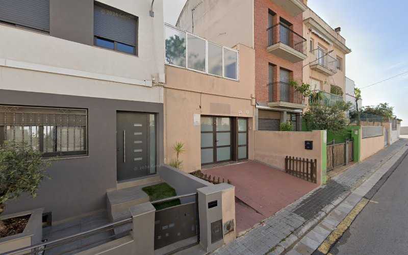 Fotografia tomada fuera de Alvaro Carpinteria La Llantian - Fuster en Mataró, Barcelona