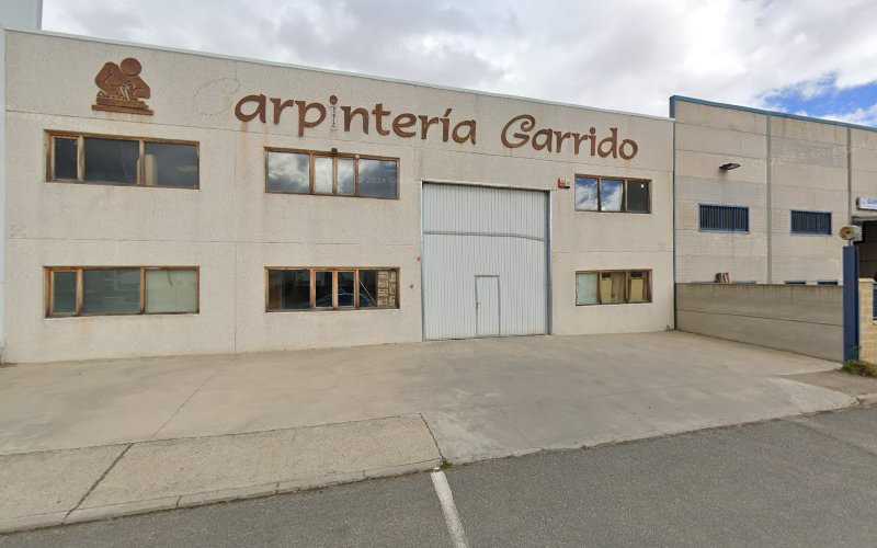 Fotografia tomada fuera de Carpintería Garrido - Tienda de muebles en Valverde del Majano, Segovia