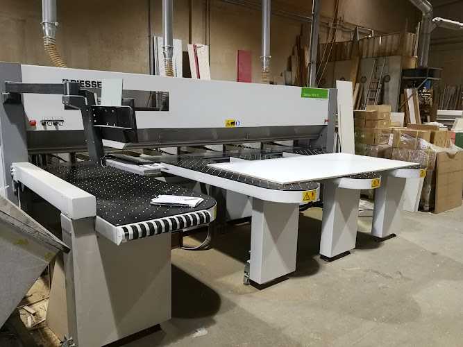 Fotografia tomada fuera de Maderas Colomba - Establecimiento de venta de madera en Hontoria, Segovia