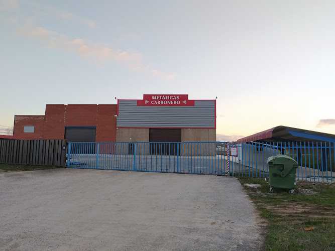 Fotografia tomada fuera de Metálicas Carbonero – José Luis García Herranz - Metalwork en Segovia, Segovia