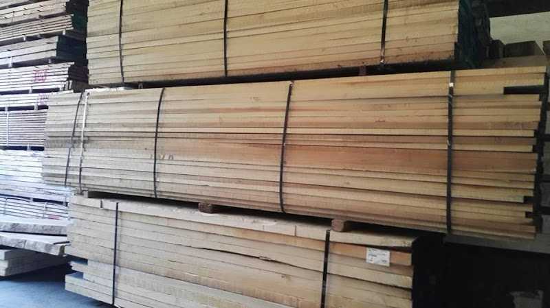 Fotografia tomada fuera de Maderas Y Bricolage El Viso S L - Establecimiento de venta de madera en Málaga, Málaga