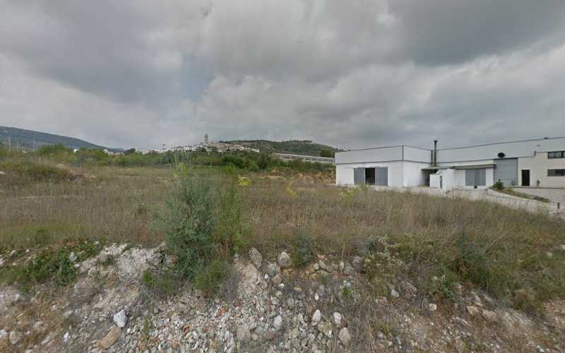 Fotografia tomada fuera de Fusteria Enrique Prades - Carpintería en Rossell, Castellón