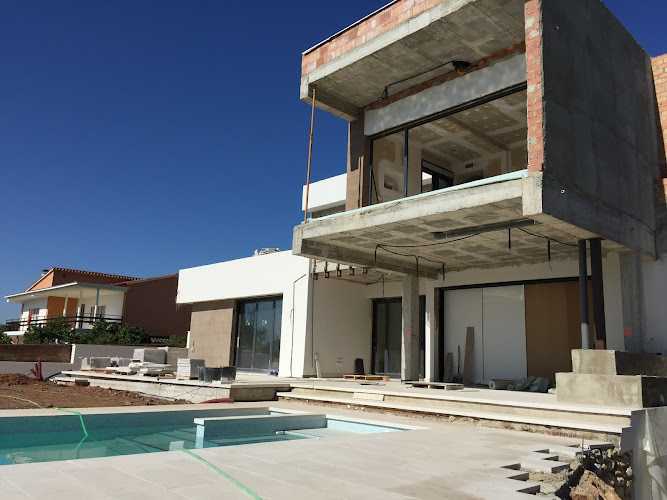 Fotografia tomada fuera de Aluminios Guti - Carpintería metálica y de aluminio en Lucena, Córdoba