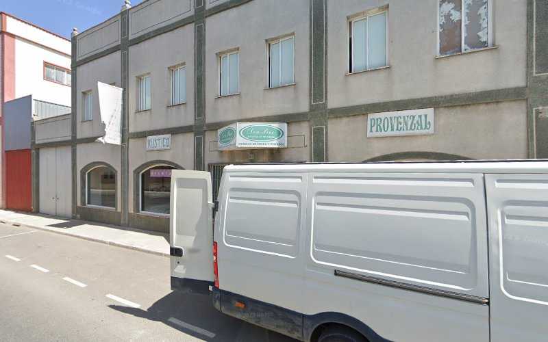 Fotografia tomada fuera de Aluminios Guti - Carpintería metálica y de aluminio en Lucena, Córdoba