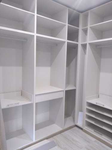 Fotografia tomada fuera de Muebles A Medida Auximim - Tienda de muebles en Lucena, Córdoba