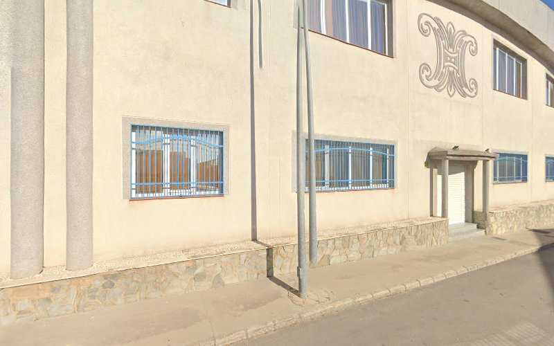 Fotografia tomada fuera de Creaciones Campoaras - Fábrica de muebles en Lucena, Córdoba