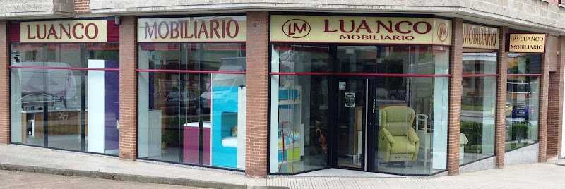 Fotografia tomada fuera de Luanco Mobiliario - Tienda de muebles en Oviedo, Asturias