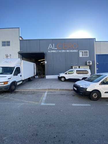 Fotografia tomada fuera de Aluminios MT Sistemas ALCERO, S.L. - Carpintería metálica y de aluminio en Lorquí, Murcia