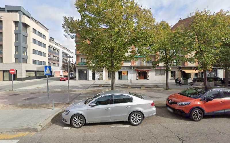 Fotografia tomada fuera de ALONSO CARPINTERIAS Y AISLAMIENTOS - Carpintería en Laguna de Duero, Valladolid