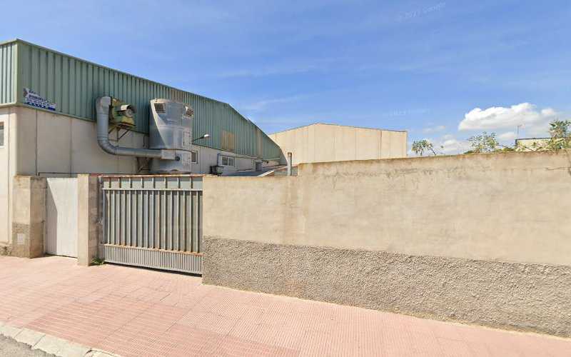 Fotografia tomada fuera de Carpintería Domingo - Carpintería en Guardamar del Segura, Alicante