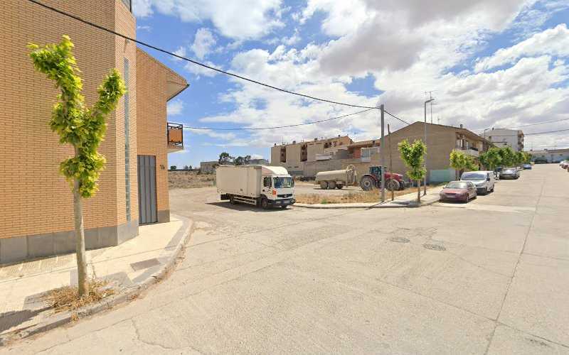 Fotografia tomada fuera de Carpintería M. Herrero, SLU - Carpintero en Fuentes de Ebro, Zaragoza