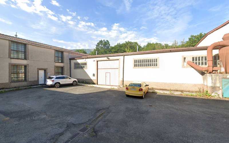 Fotografia tomada fuera de Cocinas Ganuza Hermanos S L - Tienda de muebles de cocina en Etxarri-Aranatz, Navarra