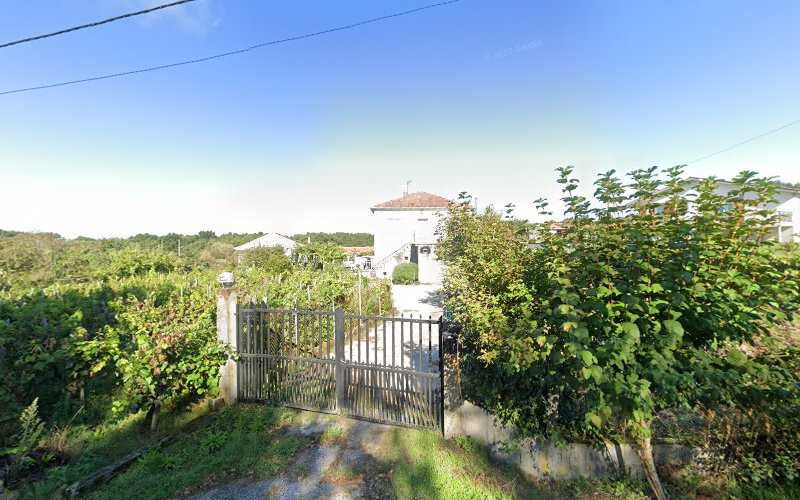 Fotografia tomada fuera de Carpinteria Benjamin Novoa - Oficinas de empresa en Xubande, Orense