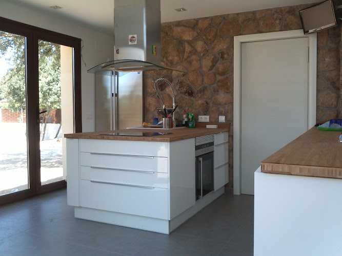 Fotografia tomada fuera de CJG Artesano - Carpintero en Collado Mediano, Madrid