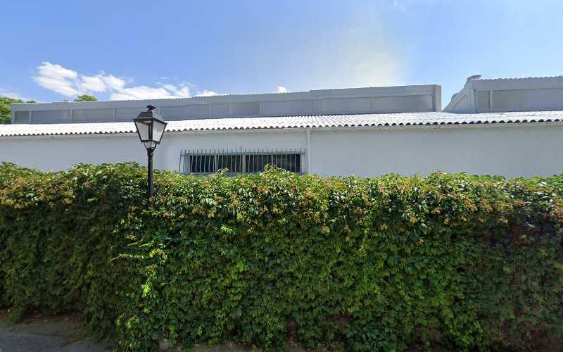 Fotografia tomada fuera de Muebles Maderama - Fábrica de muebles en Collado Mediano, Madrid