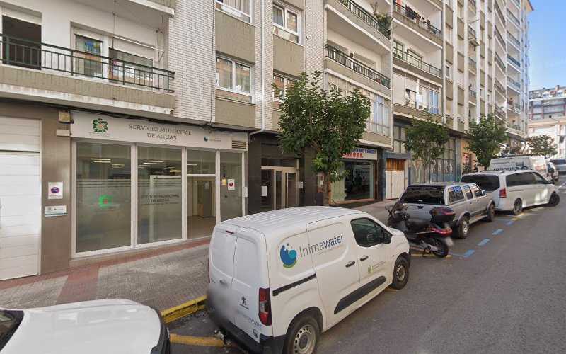 Fotografia tomada fuera de Armarios y Puertas Raquel - Proveedor de puertas en Castro-Urdiales, Cantabria