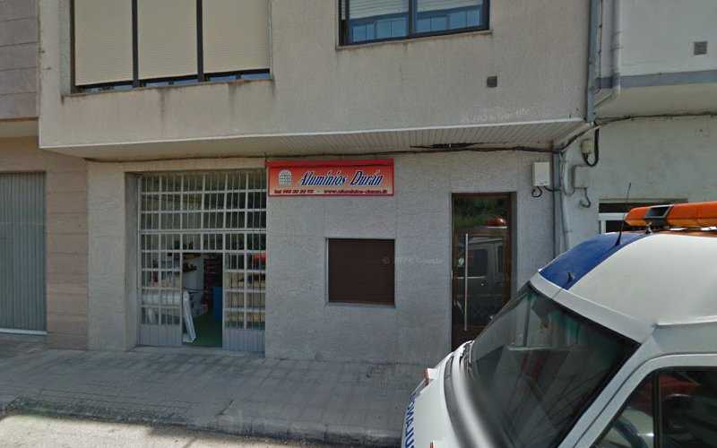 Fotografia tomada fuera de Aluminios Durán - Carpintería metálica y de aluminio en Castro de Caldelas (O), Orense