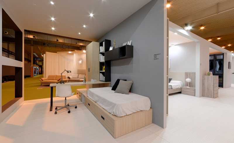 Fotografia tomada fuera de Muebles Magina L - Carpintería en Mancha Real, Jaén