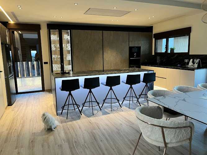 Fotografia tomada fuera de MUEBLES AROCA - Carpintería en Mancha Real, Jaén