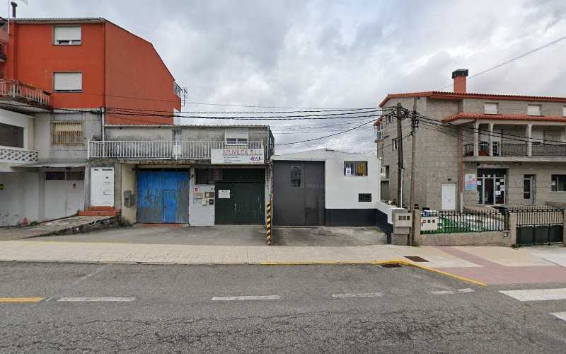 Fotografia tomada fuera de Ebanistería Carpintería O Coto S.L. - Tienda de armarios en Balteiro, Pontevedra